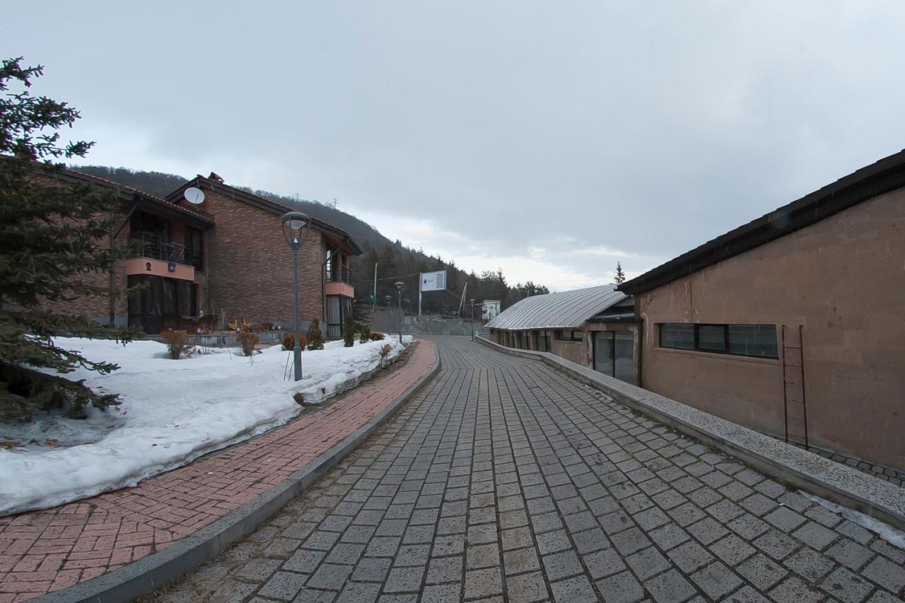 Teghenis Resort Tsachkadzor Buitenkant foto